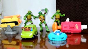 collection of 7 McDonald's & burger King meal toys