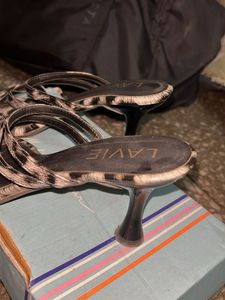 trendy cheetah print heel