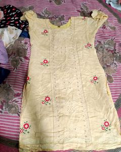 Elegant Yellow Embroidered Kurta