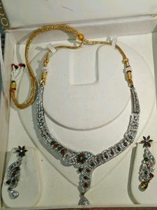 Stunning Necklace and Earring Set