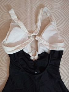 Venus Colorblock One-Piece Swimsuit