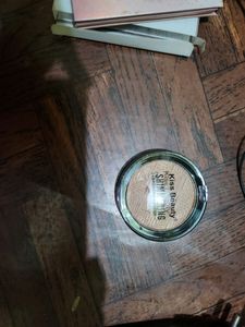 Shimmering Bronzing Powder