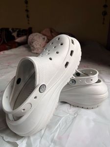 White Rubber Clogs – Crocs Style