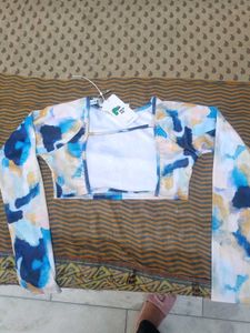 Newme Cropped Long Sleeve Top