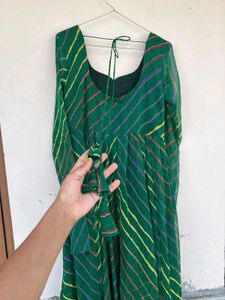 Green lahriya kurta With dupatta