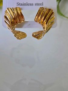 Gold Textured Leaf Earrings