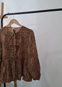 Animal Print front Tie-lace Blouse