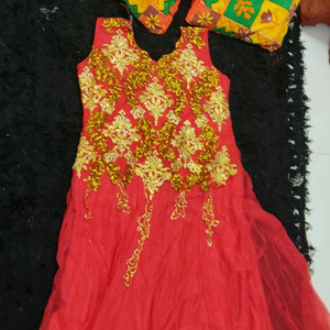 gown