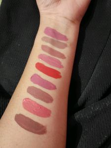 Set Of 9 Lipstick And Detan Combo