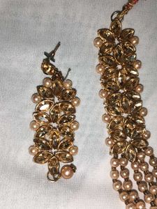 Elegant Pearl and Gold Jewelry Set