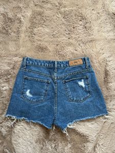 Chic Ruched Button-Up Crop Top