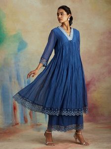 The Loom Blue Embroidered V-Neck Kurta