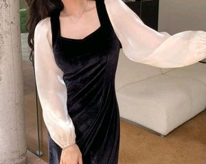 ⁷Black velvet bodycon perfect for winters from urb