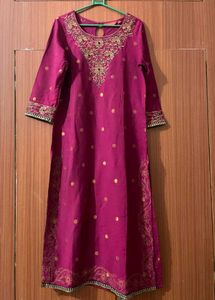 Morpankh Magenta Kurta with Gold Embellishments
