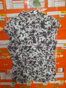Chic Floral Print Button-Up Shirt