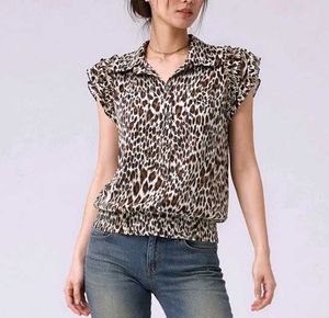 Chic Leopard Print Top
