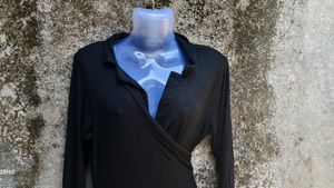 QB. BLACK WRAP TOP