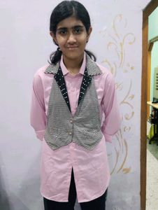 Chic Striped Vest & Pink Shirt Combo