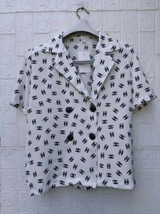 New with tag Korean Chic Double-Breasted Print Blo