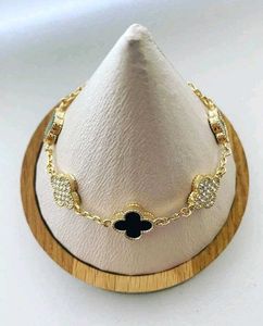 Elegant black Clover Bracelet anti-tarnish