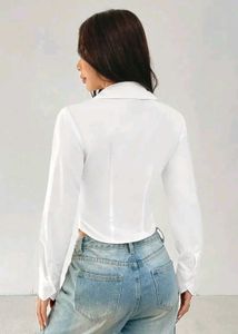 Chic White fitted cropped shirt