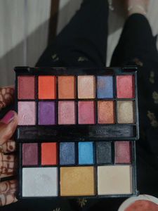 Mars Makeup Kit &amp; Blush