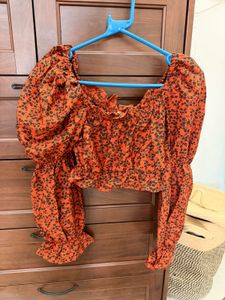 crop top with puffed sleeves