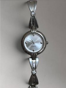 Elegant Silver Tone Quartz Watch