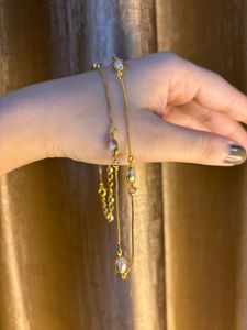 Elegant Gold Necklace with Oval pearl Gems