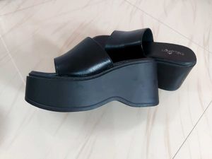 Chic Black Platform Wedge Sandals
