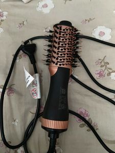 VEGA Volumizing Hair Dryer Brush