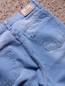Light Wash Ripped Wide Leg Jeans
