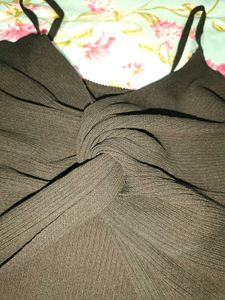 Chic Black Twist Front Crop Top