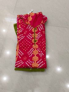 women bandhni suit