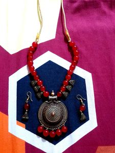 😍 Pretty 🌹Red Colour Neckace With Ear Rings!