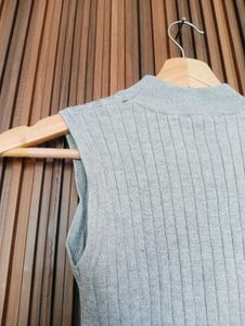 Sleeveless Mock Neck Ribbed Top