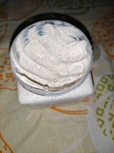 Dr. Rashel White Skin body scrub