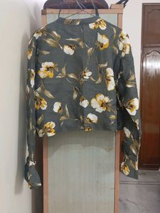 Chic Floral Print Cropped Top