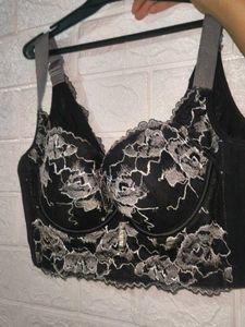 Lace Trimmed Full Coverage padded Bra