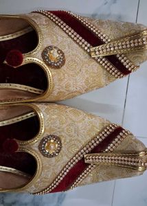 Traditional Footwear For Mens
