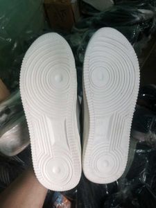 NEW NO USED SNEAKERS SHOES FOR MEN.