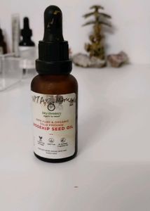 Juicy Chemistry Rosehip Seed Oil
