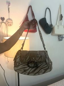 Guess Hobo Bag - Stylish & Chic