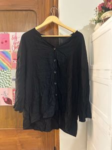 Chic Black Button-Up Blouse