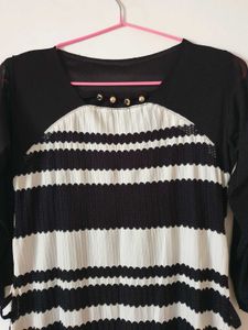 ‼️Price Drop‼️Striped Black &amp; White High-Low Kurti