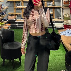 Full sleeve top