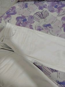 White straight Leg Jeans
