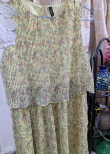 Chic Floral Pleated Midi Dress