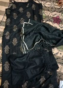 Black &amp; Gold Paisley Print Kurta Set