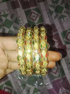 Exquisite Set of 4 Embellished Bangles